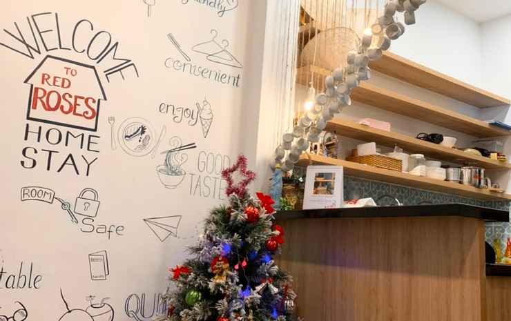 Фото Red Roses Hostel