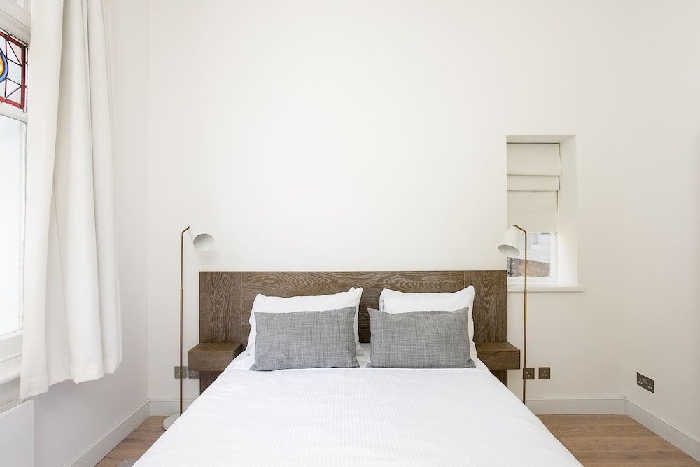 Фото Bright 2br Home in West Kensington, 6 Guests