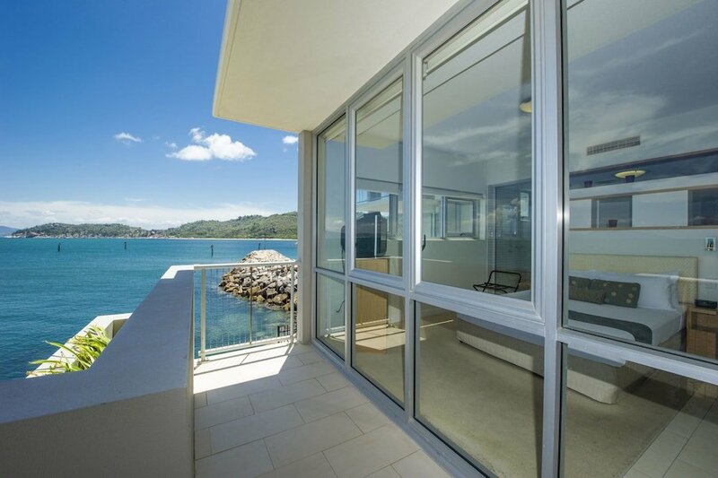 Гостиница 1 Bright Point Apartment 4202