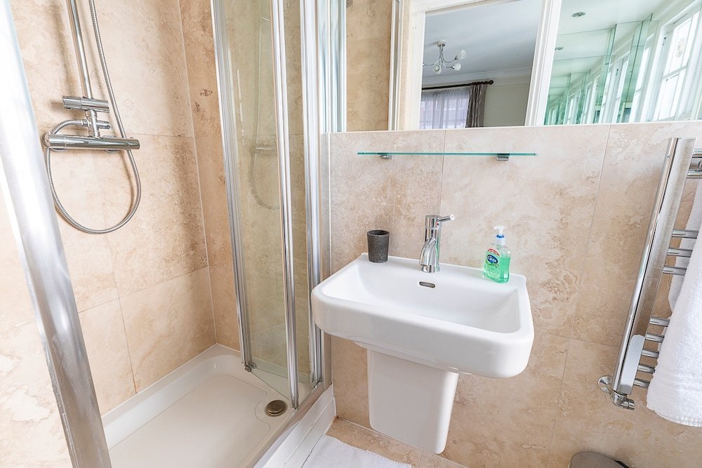 Фото Gorgeous Apartment Near Hyde Park And Oxford St