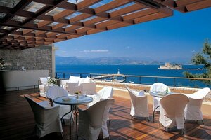 отель Amphitryon Hotel