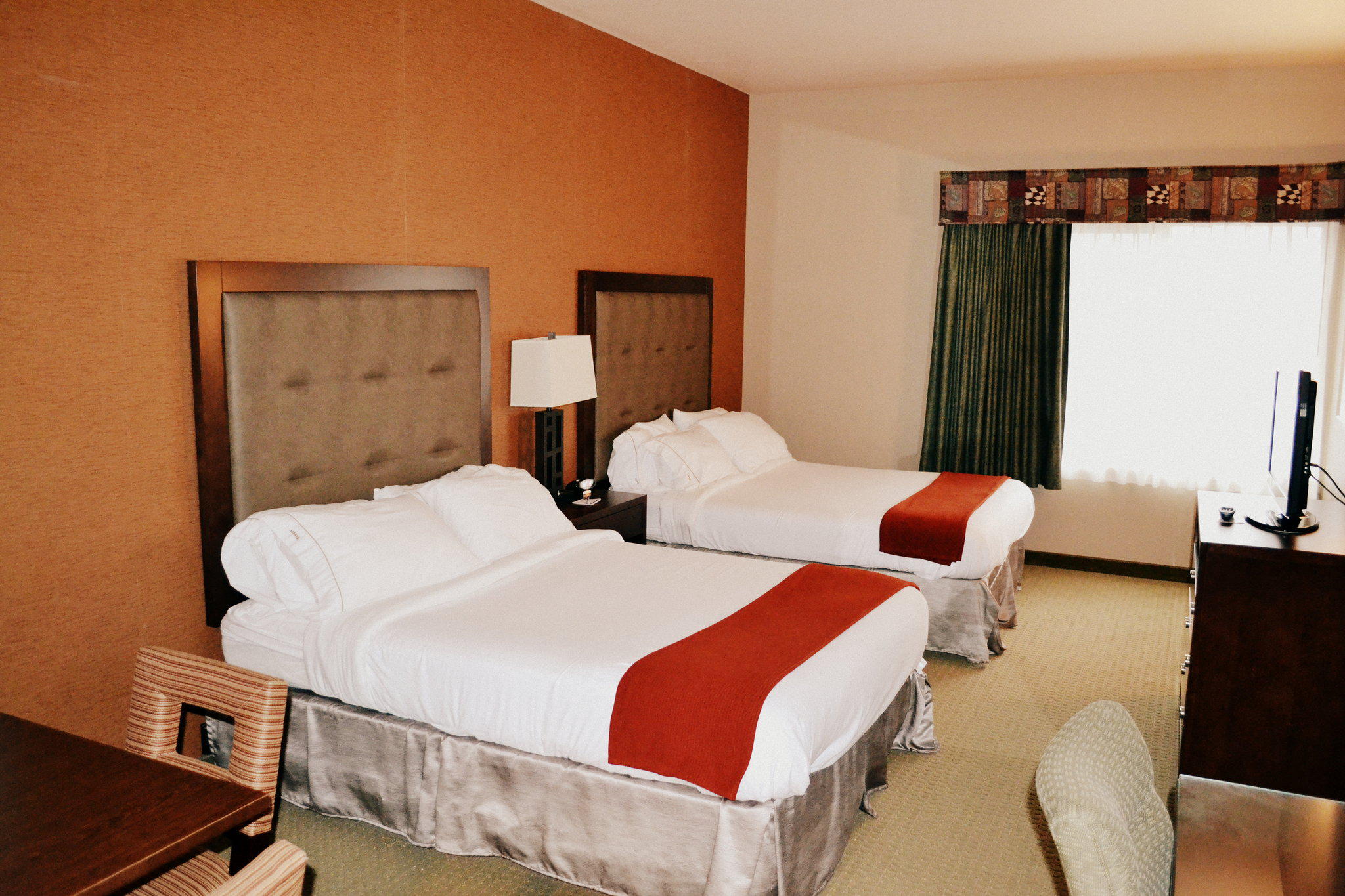 Фото Holiday Inn Express Hotel & Suites Bozeman West, an Ihg Hotel