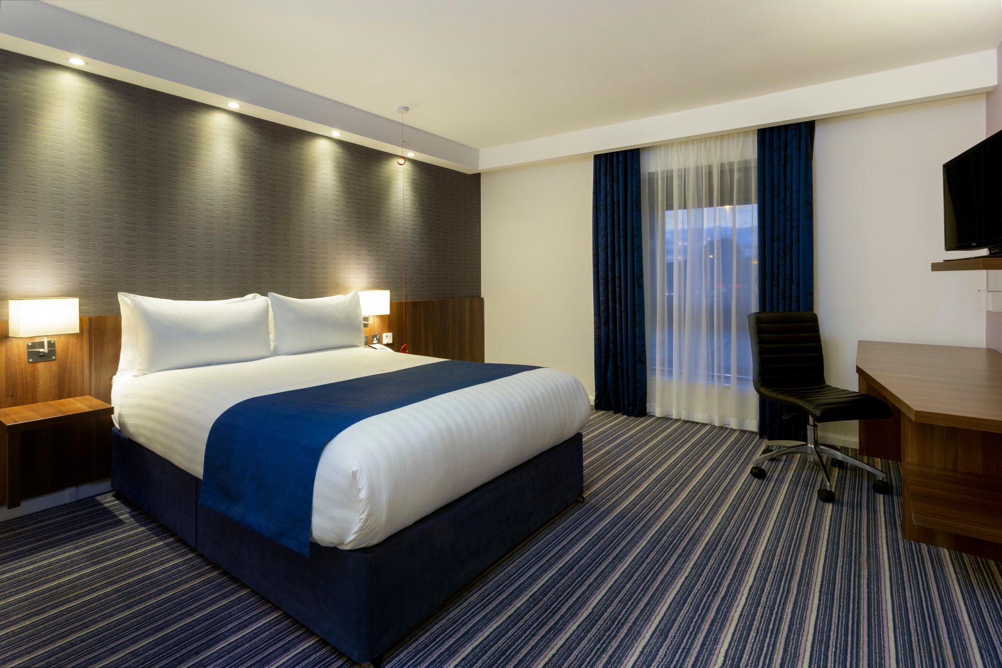 Фото Holiday Inn Express Dunstable, an Ihg Hotel