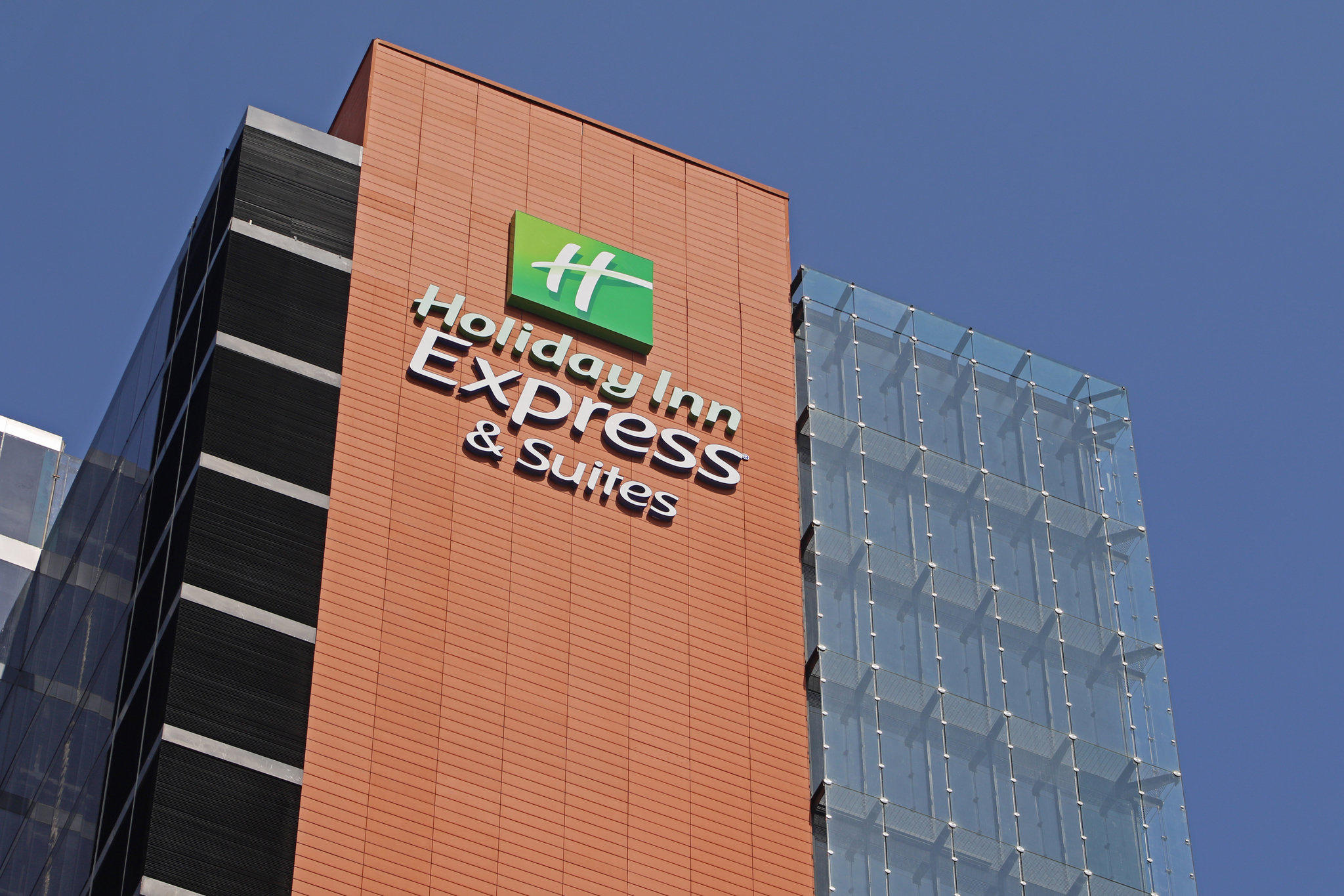 Фото Holiday Inn Express & Suites Monterrey Valle, an Ihg Hotel
