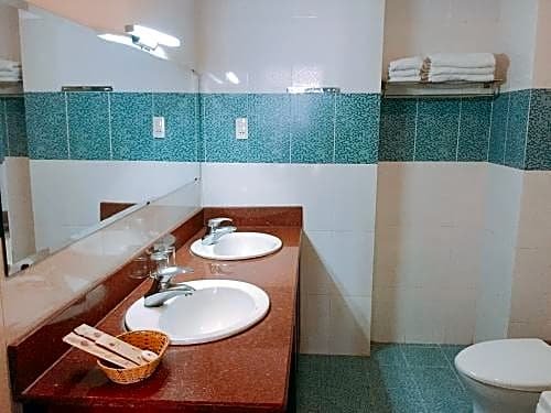 Фото Nhat Thanh Hotel