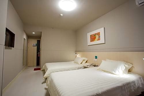 Фото Jinjiang Inn Dujiangyan Taiping Street