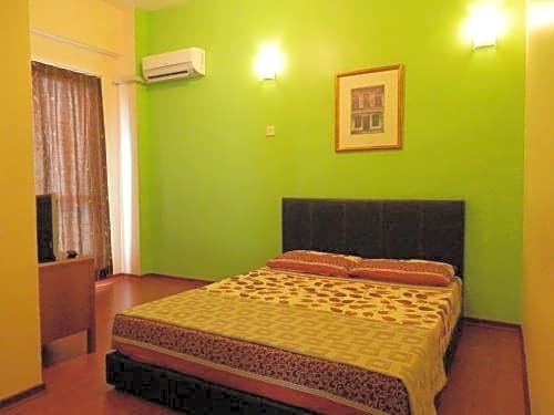 Фото Travellers Planet Hotel & Guest House