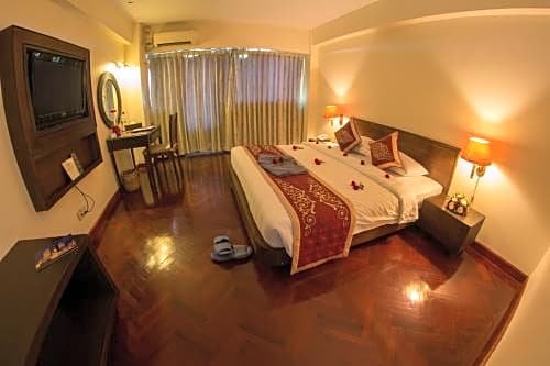 Фото Hotel Yangon