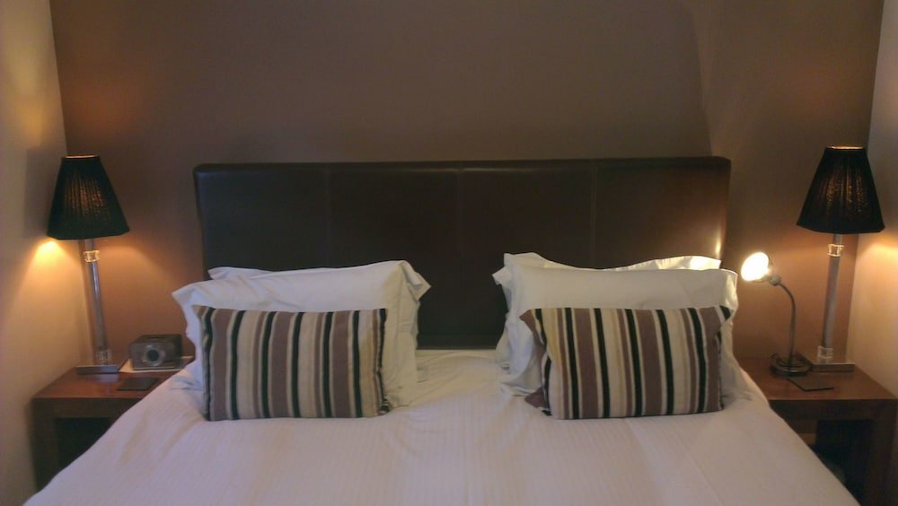 Фото The Bath House Apartments