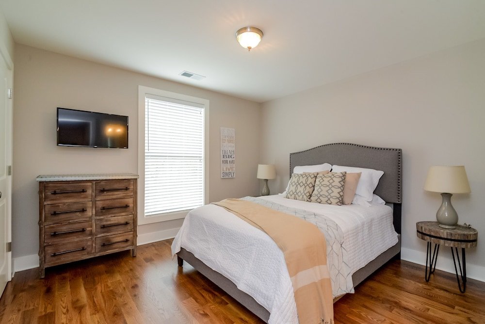 Фото Kline Ave Nashville Home Unit B - 3 Br Condo