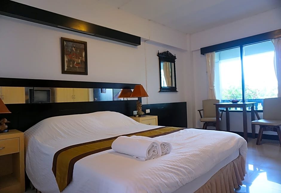 Фото Borarn House