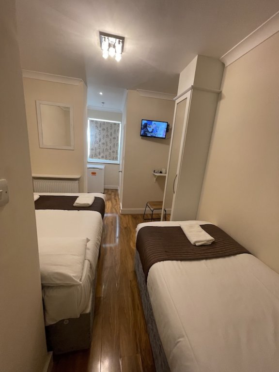 Фото King's Cross Hotel