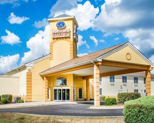 Гостиница Comfort Suites Waldorf