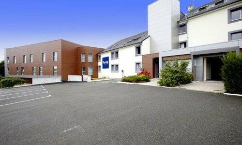 Внешний вид отеля Hotel Kyriad Le Mans Est в Ле Мане, фото 4