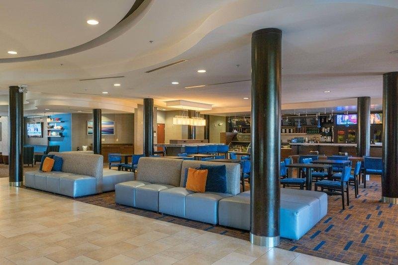 Фото Courtyard by Marriott Los Angeles Burbank Airport