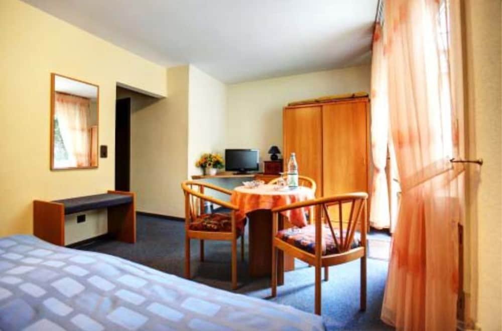 Фото Hotel Quellenhof