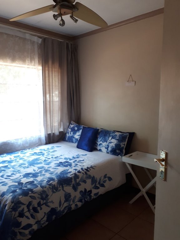 Фото Self Catering Studio Cottage