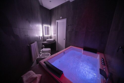 Гостиница Gallery Suite Naples в Неаполе