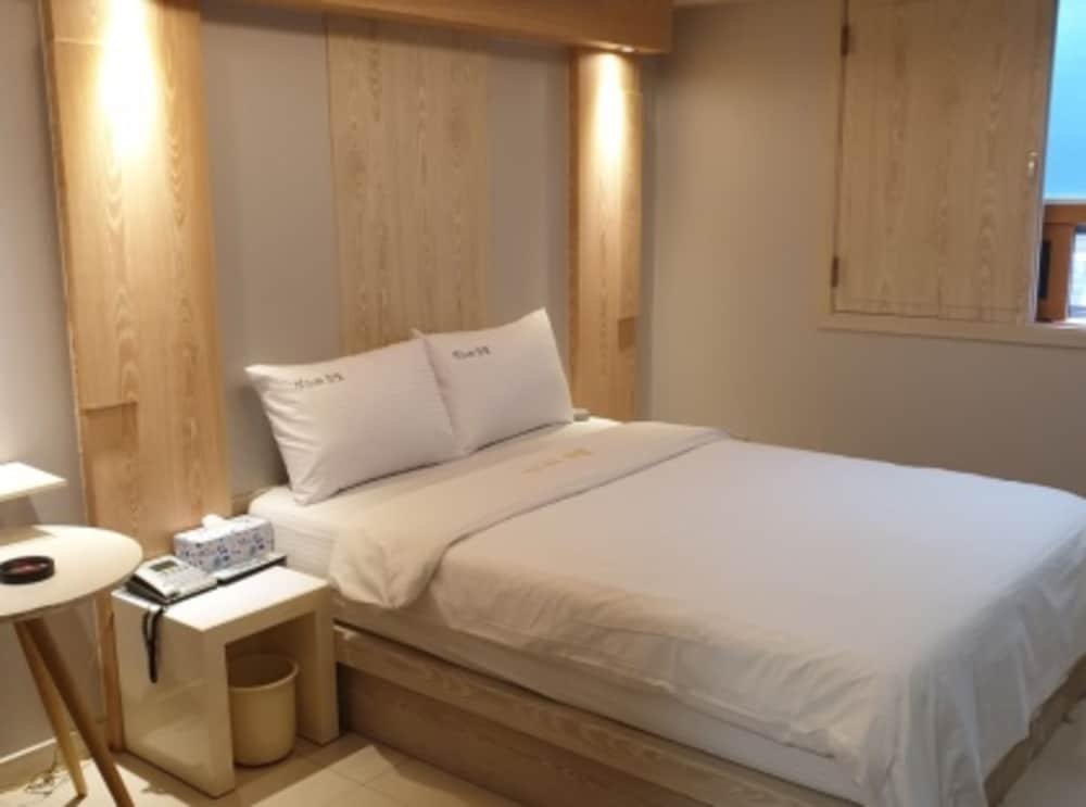 Фото Suwon Haenggungdong Sunstar Motel