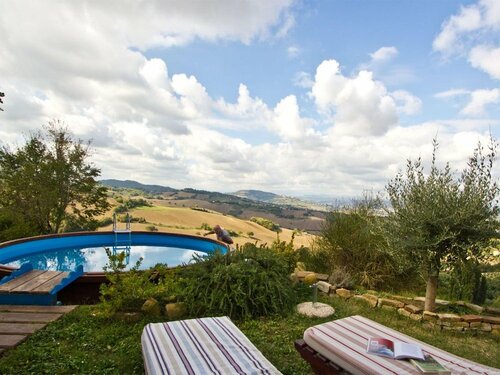 Гостиница Beautiful Mansion in Vallefoglia With Swimming Pool