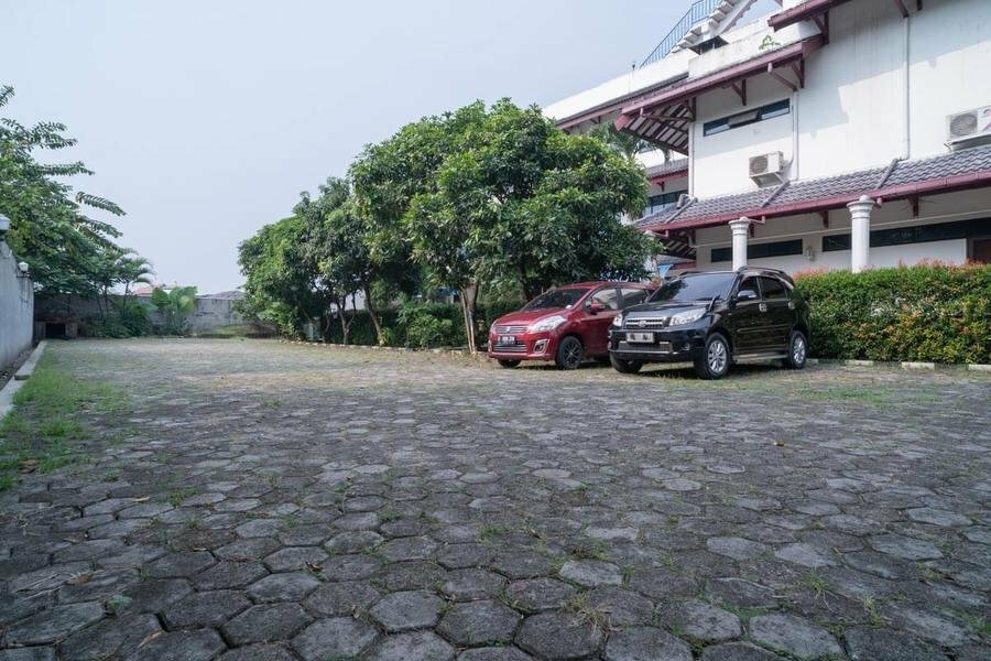 Hotel RedDoorz Plus near Pasar Anyar Bogor, Bogor, photo