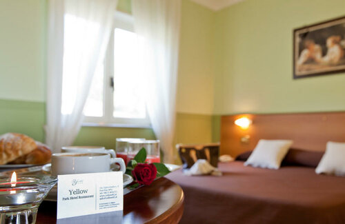 Гостиница Yellow Park Hotel Restaurant