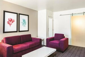 Гостиница La Quinta Inn & Suites by Wyndham Santa Barbara Downtown