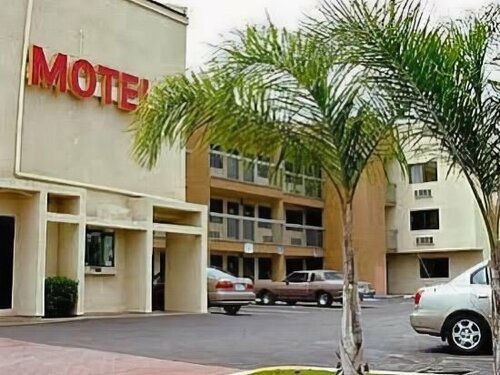 Гостиница Hotel Milagro в Нейшнел Сити