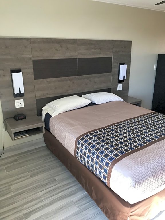 Фото Anthony's on the Beach