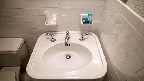 Фото The Holland Hotel