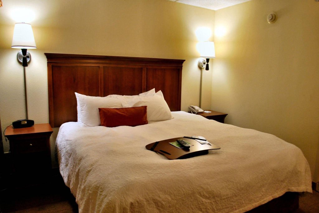 Фото Hampton Inn Raleigh-Capital Blvd. North