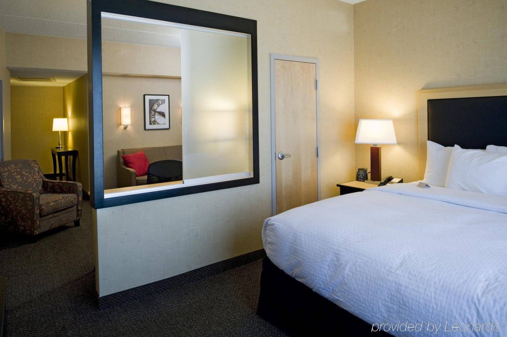 Фото DoubleTree by Hilton Hotel Baton Rouge