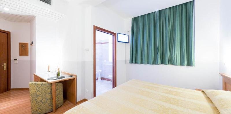 Фото Hotel Floris