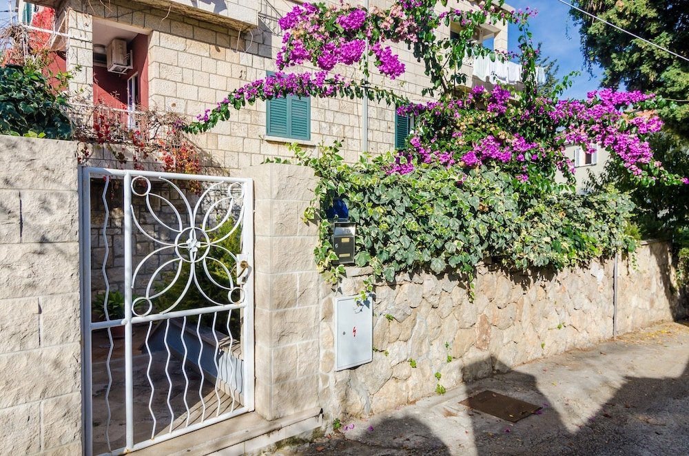 Фото Apartments Noa Old Town