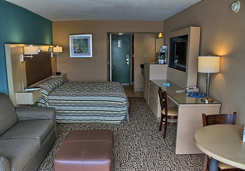 Фото Captain's Quarters Resort