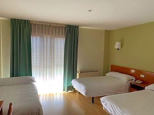 Фото Hotel Arcea Villaviciosa