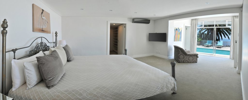 Фото The Clarendon - Bantry Bay