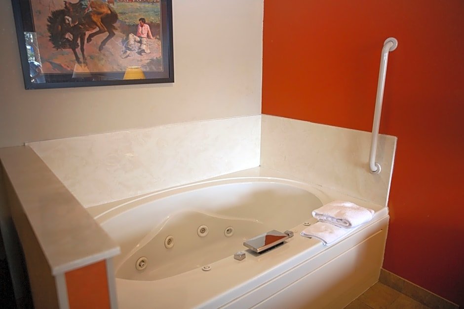 Фото AmericInn by Wyndham Pampa - Event Center