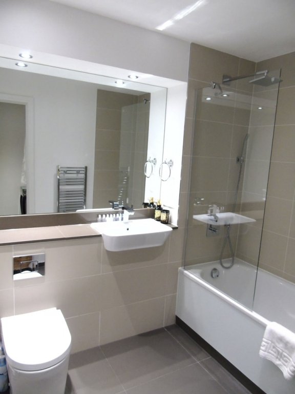 Фото Lincoln Plaza London, Curio Collection by Hilton