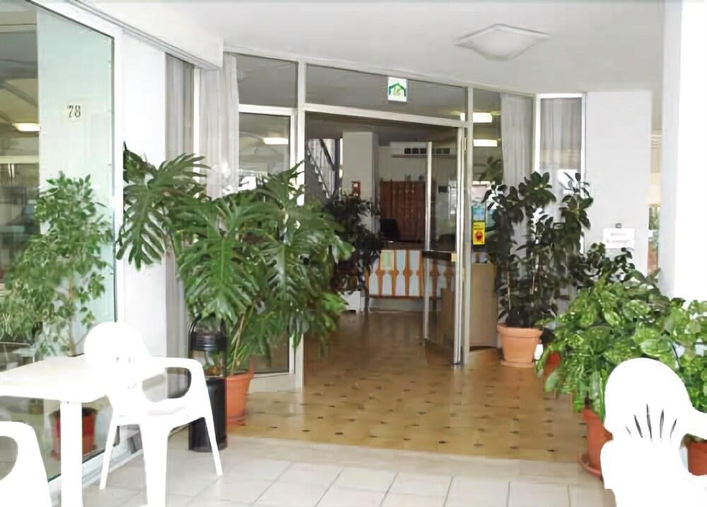 Фото Hotel Madison