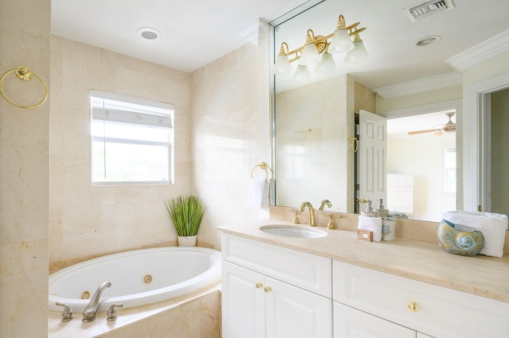 Фото 4331 W Tradewinds Ave Duplex Unit A 3 Bedrooms 2.5 Bathrooms Duplex