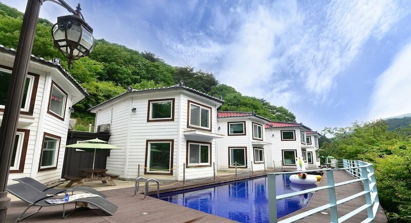 Гостиница Gapyeong Camel Pension