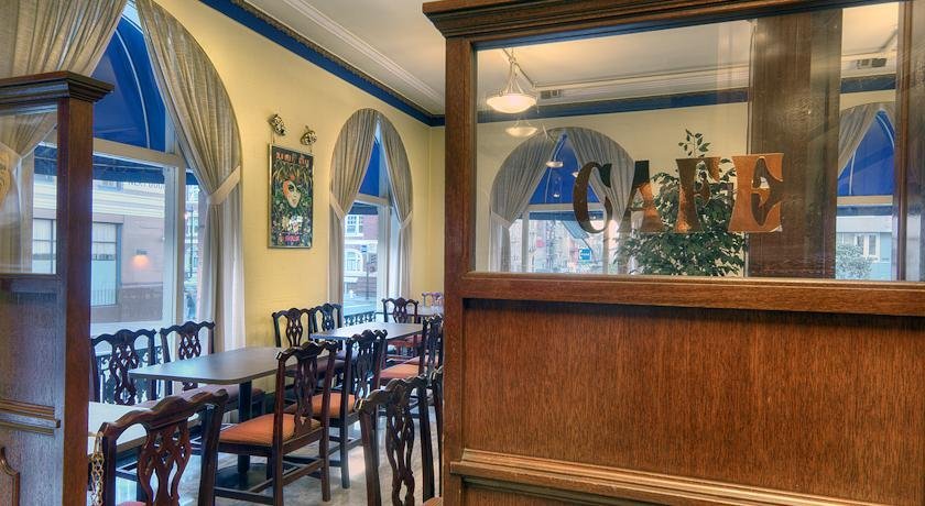 Фото Monarch Hotel