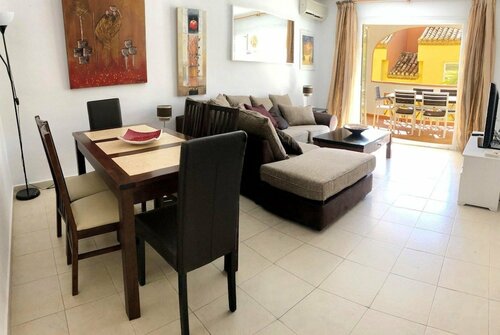 Апартаменты Dona Lola Carolina - Spacious 3 Bedroom Apartment with Sea Views And Only Few Metters To the Calahonda Beach