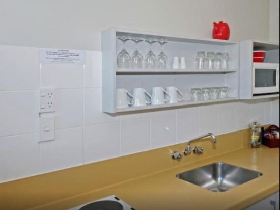 Фото Airport Harbour View Motel