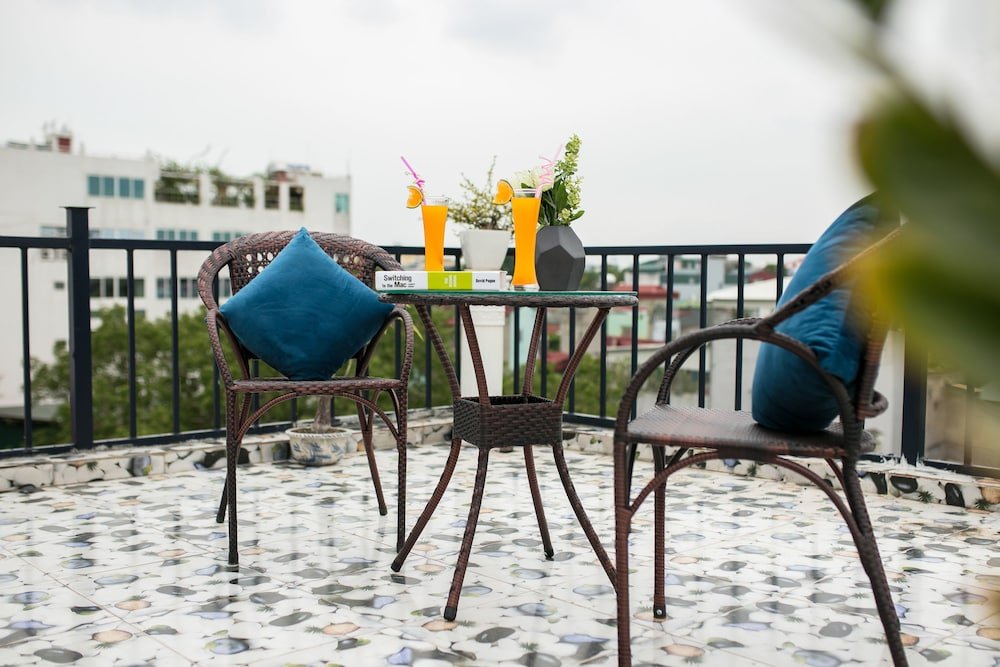 Фото Golden Rooster Hotel