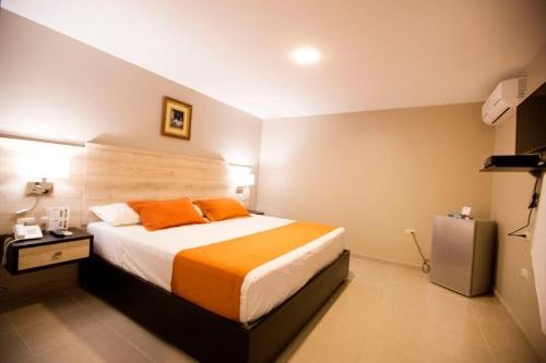 Фото Hotel Los Almendros