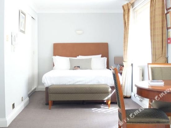 Фото 15 Basil Street