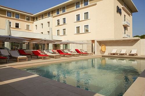 Внешний вид отеля Mercure Avignon Gare Tgv в Авиньоне, фото 5