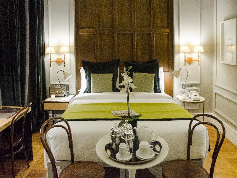 Фото Brown's Central Hotel